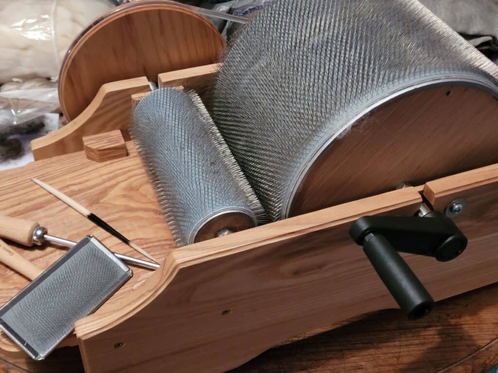 drum carder with tools
